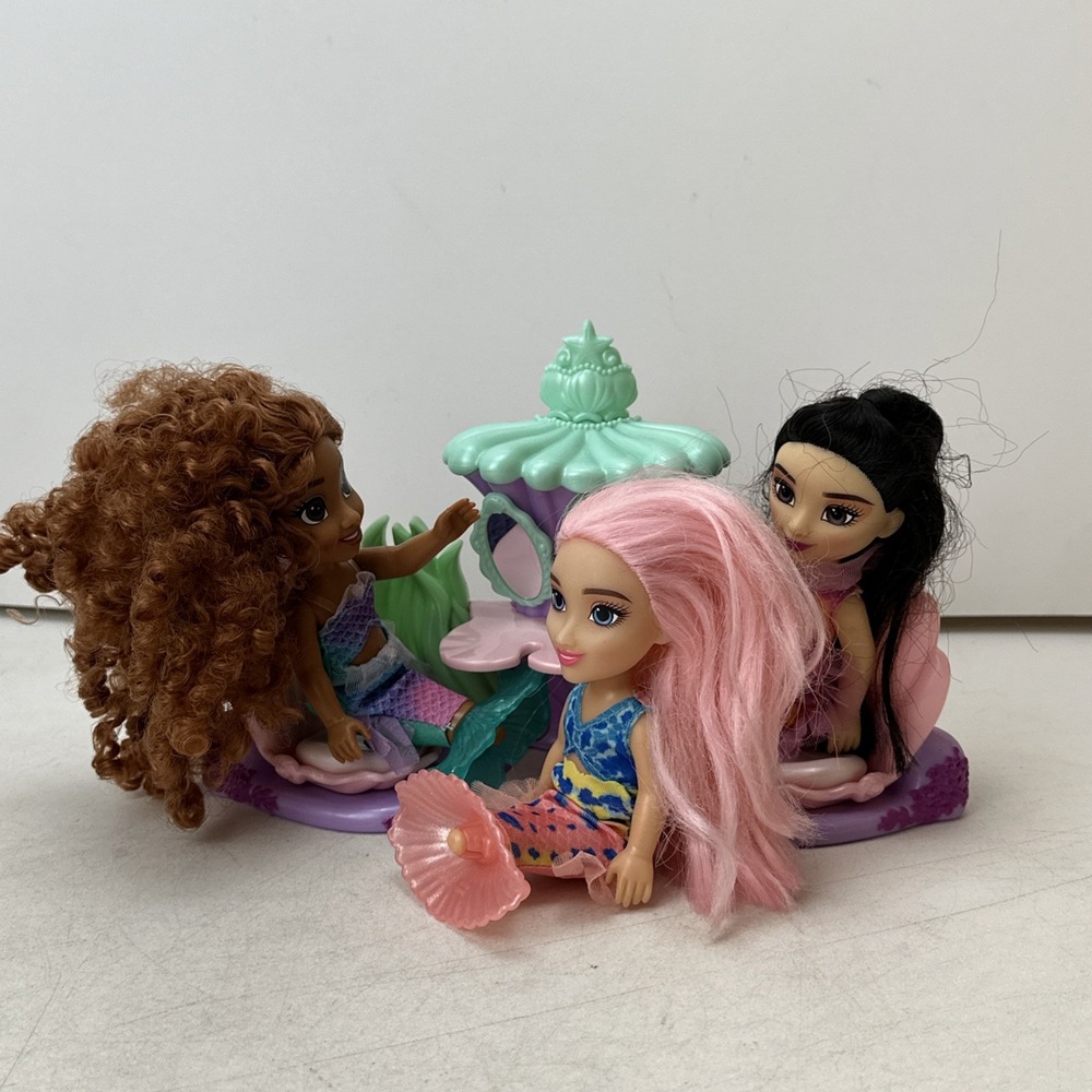 Disney JAKKS PACIFIC Princess Makeup Station W/ Live Action Ariel, Mala & Caspia
